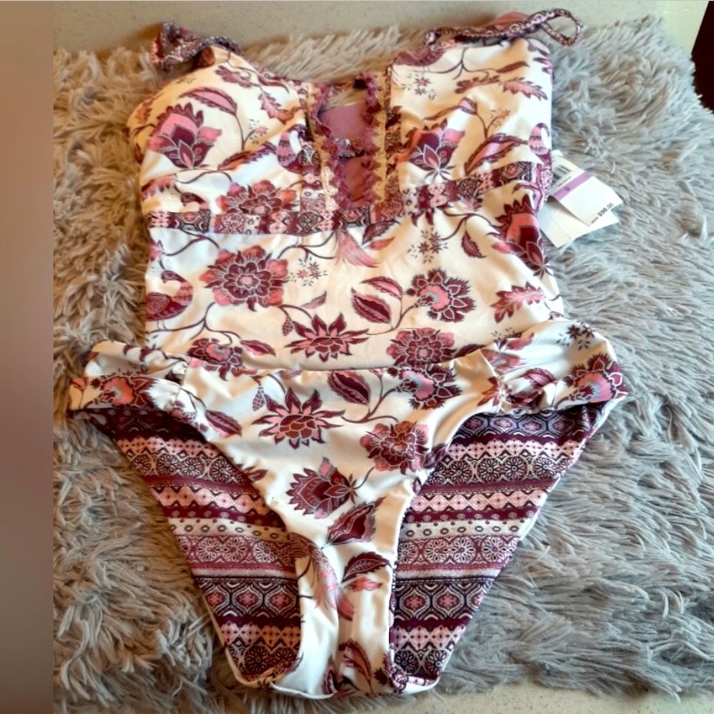 BECCA Tankini Size D (Large/XL)
